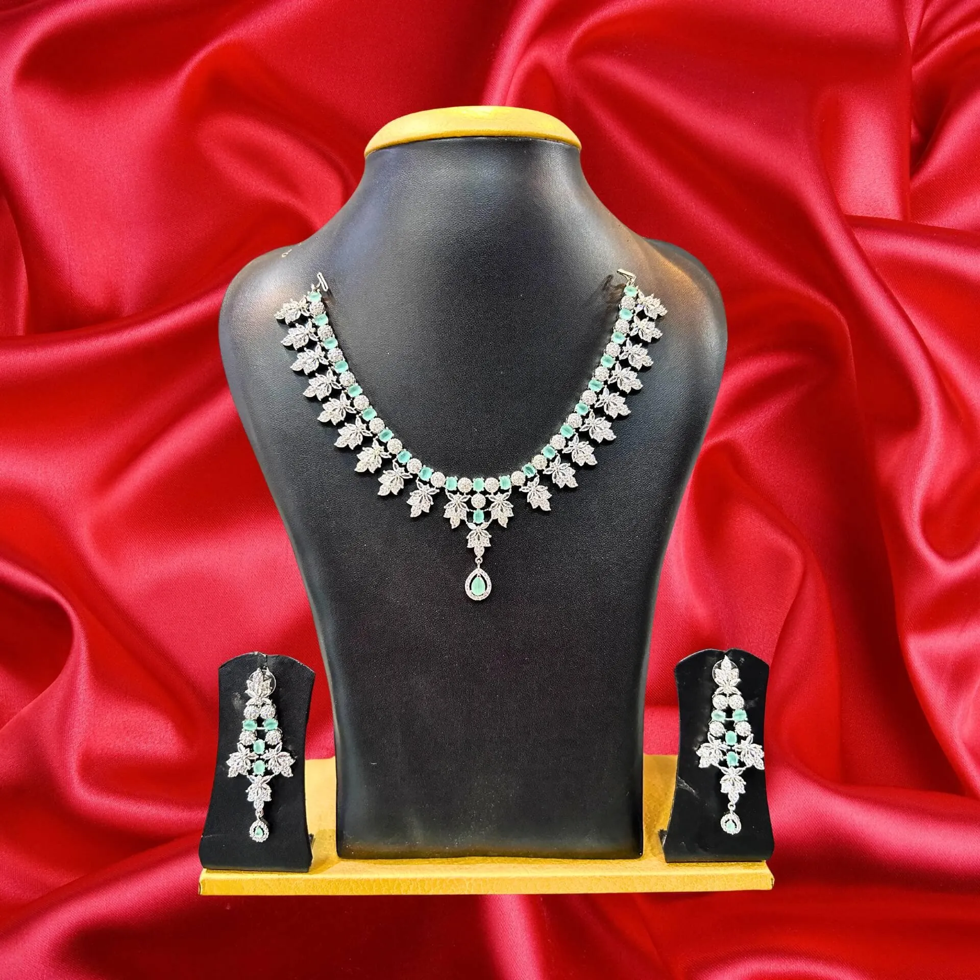 AD jewellery set with earrings (Aqua Blue)