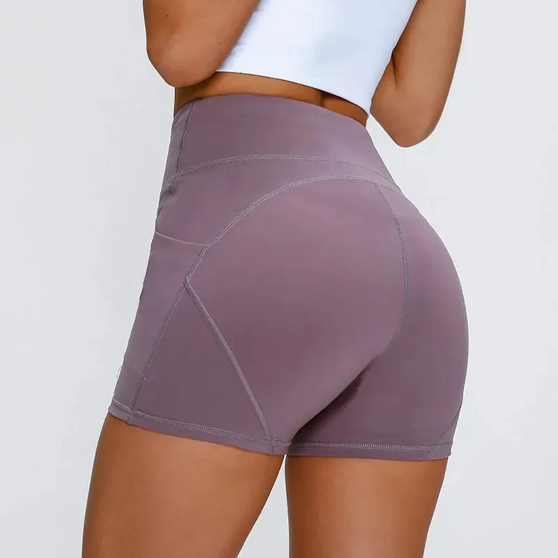 Athletic shorts with two side pockets