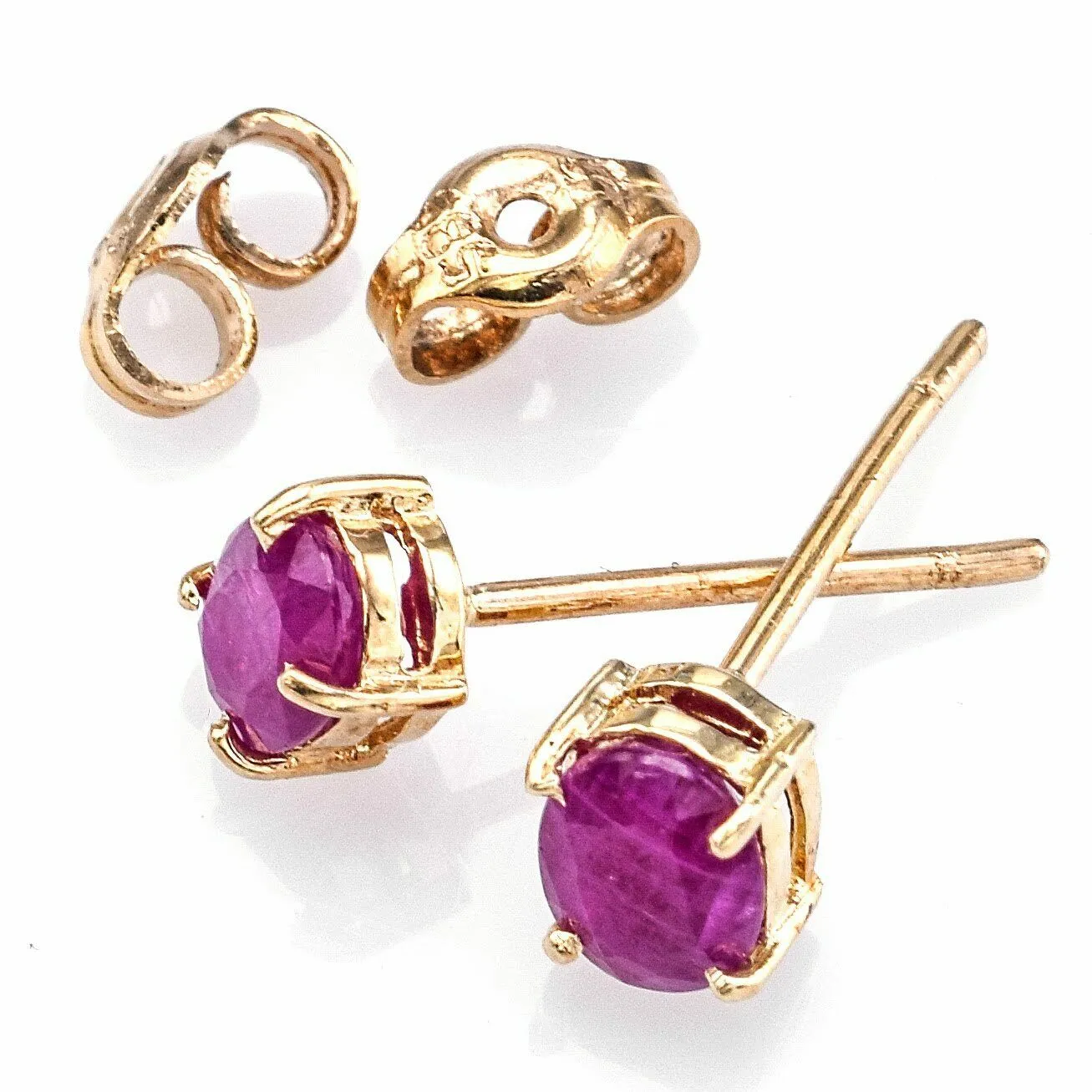 Estate 14K Yellow Gold Ruby Oval Stud Earrings 4.9 x 3.9 mm -New on Card