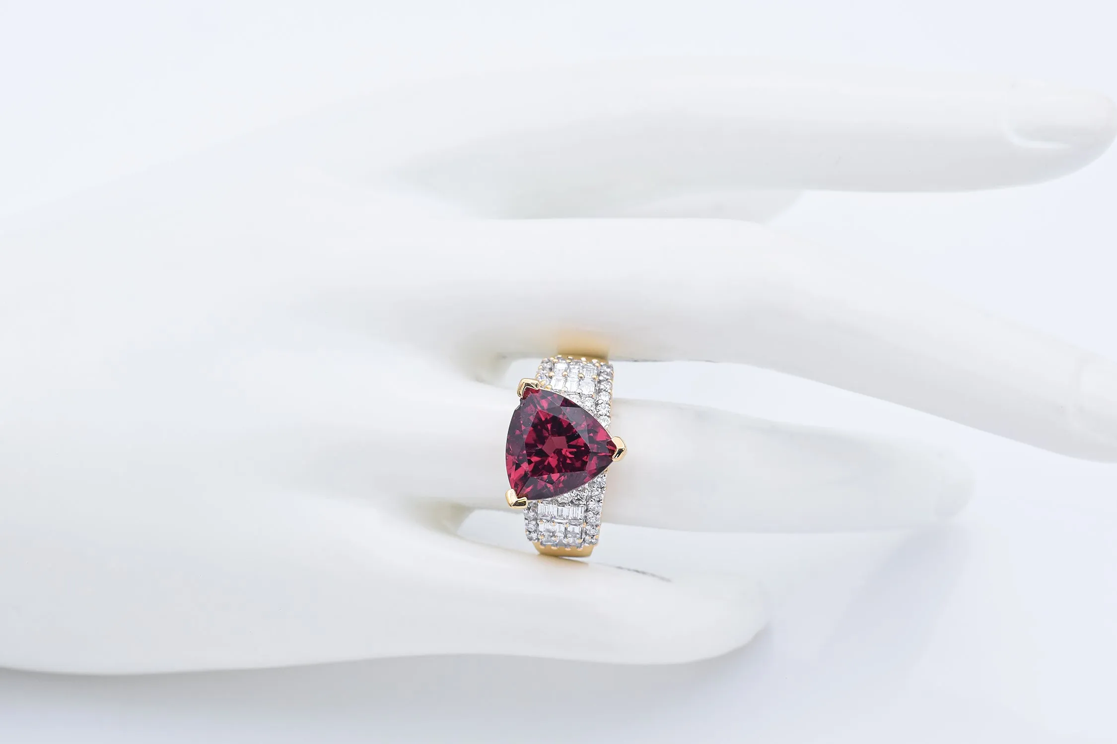 Estate 18K Yellow Gold 6.10 Ct Rubellite & 1.17 TCW Diamond Band Ring Size 8