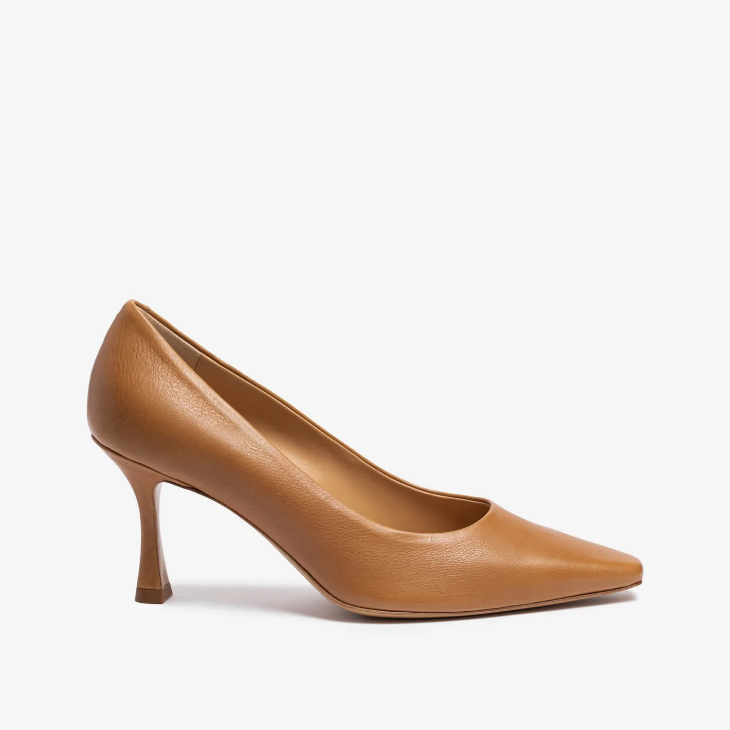 Tan women's calf leather décolleté